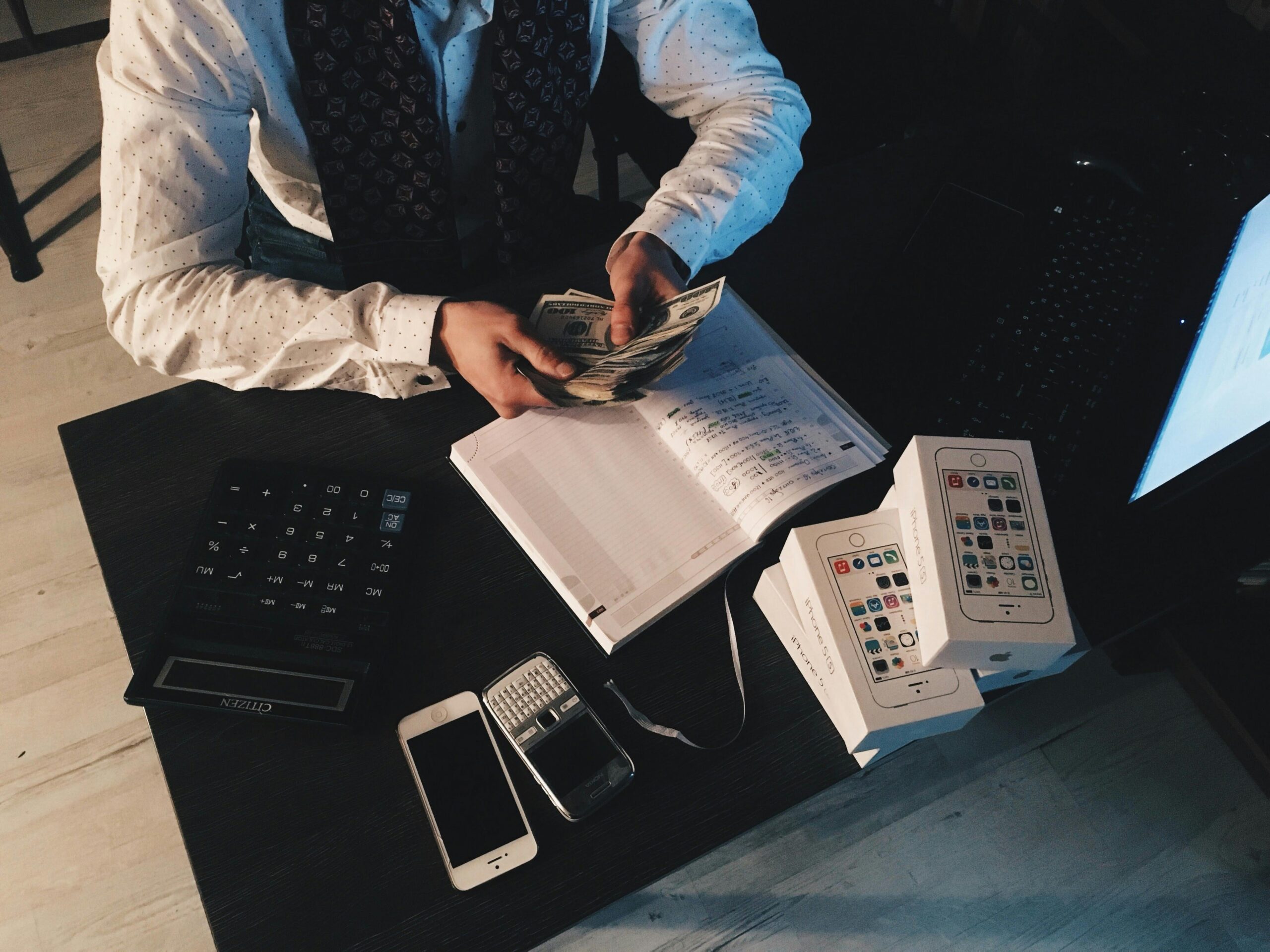 5 Ways to Make Money Online in 2026 Using Just Your Phone
