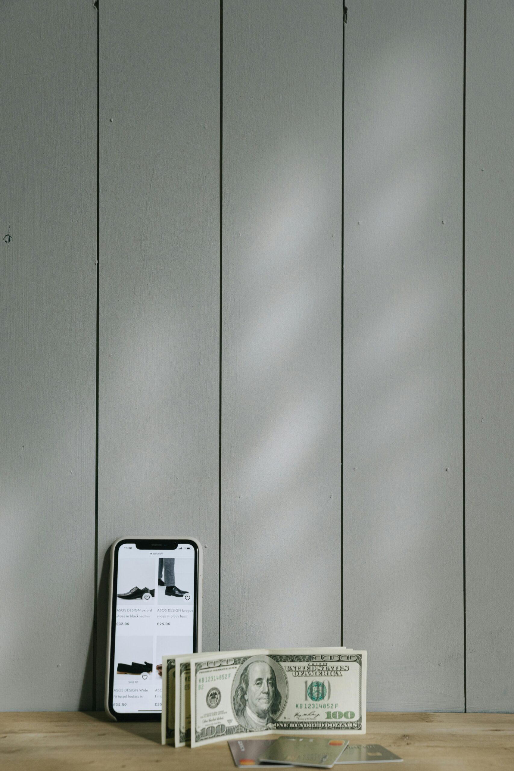 How to Make $100 a Day Using Just Your Phone