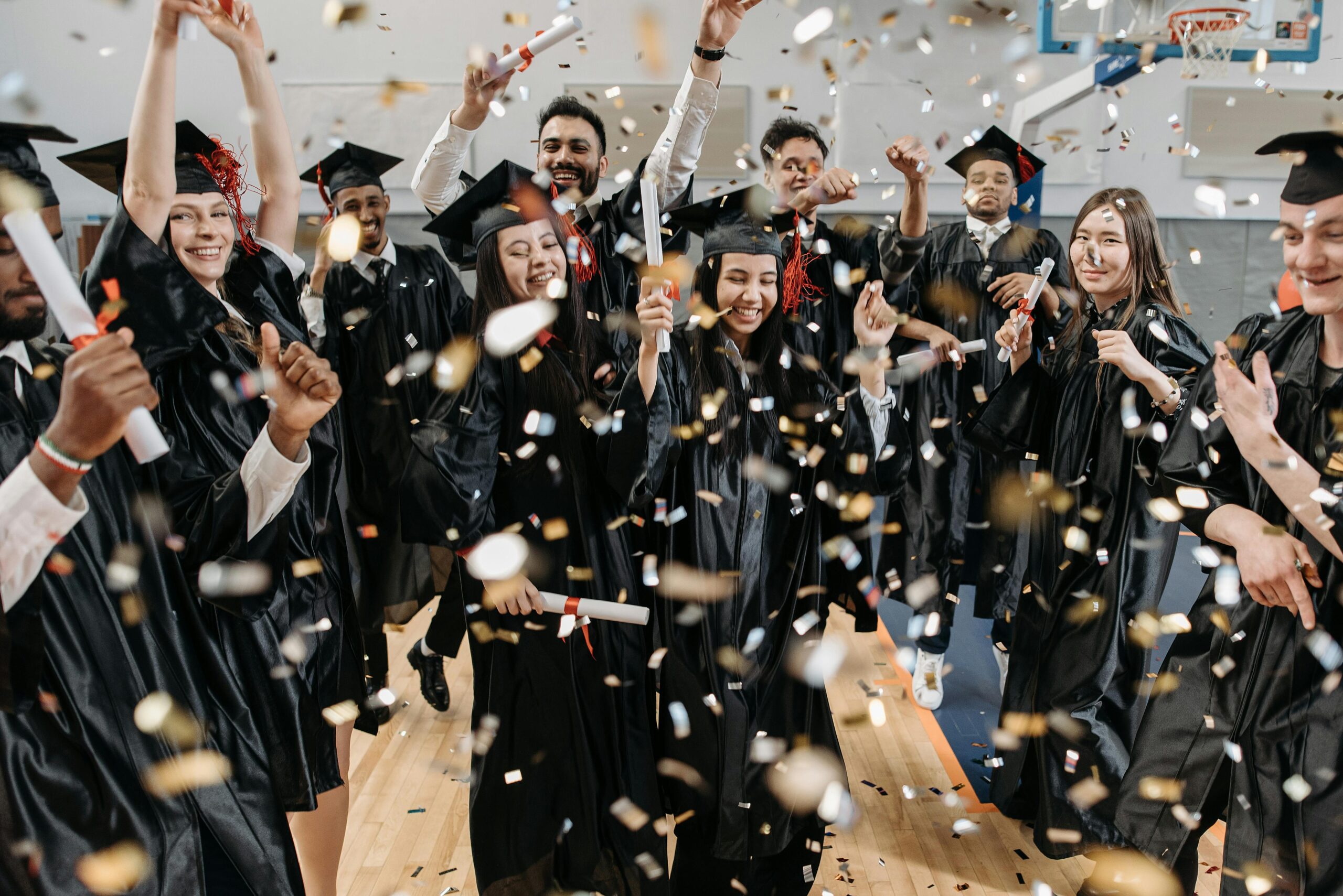 The Sir Adrian Cadbury Chancellor’s Scholarship for Graduate Students is Open. Apply Now.