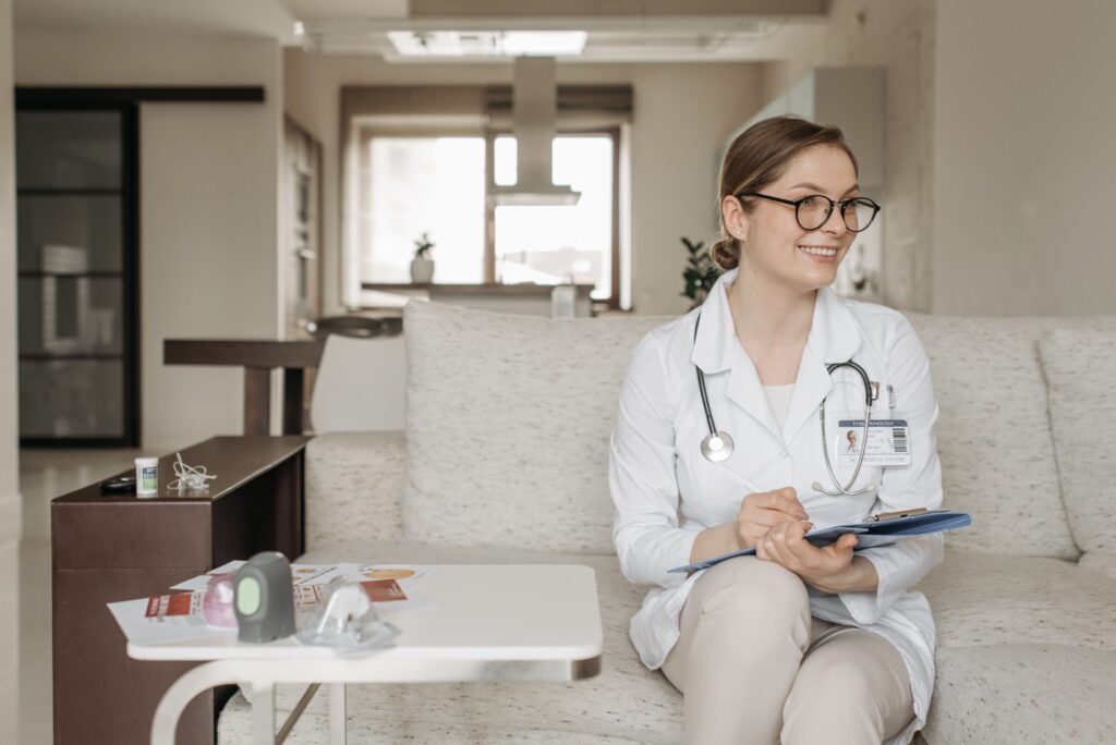 Tylenol Future Care Scholarship $10,000 for Healthcare Students